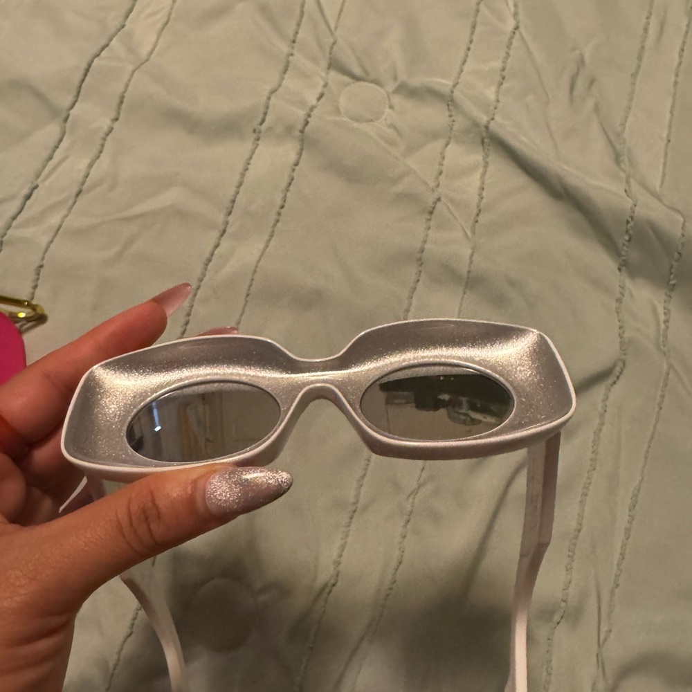 Loewe sunglasses - Picture 4 of 5